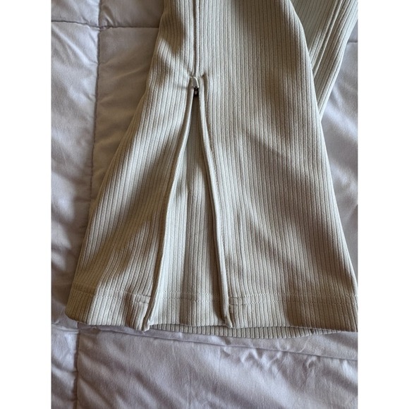 Lululemon Ribbed Softstreme Zip-Leg High-Rise Cropped Pant 25" Size 14 Cream NWT - Picture 3 of 14